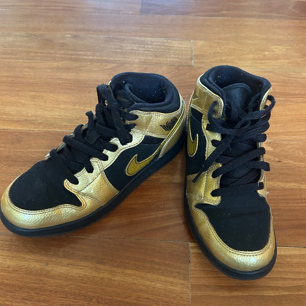 Nike kids shoes
